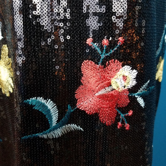 🆕️💐 NEW LOOK Caspian Embroidered Sequin Dress // (NWOT) - Picture 2 of 4